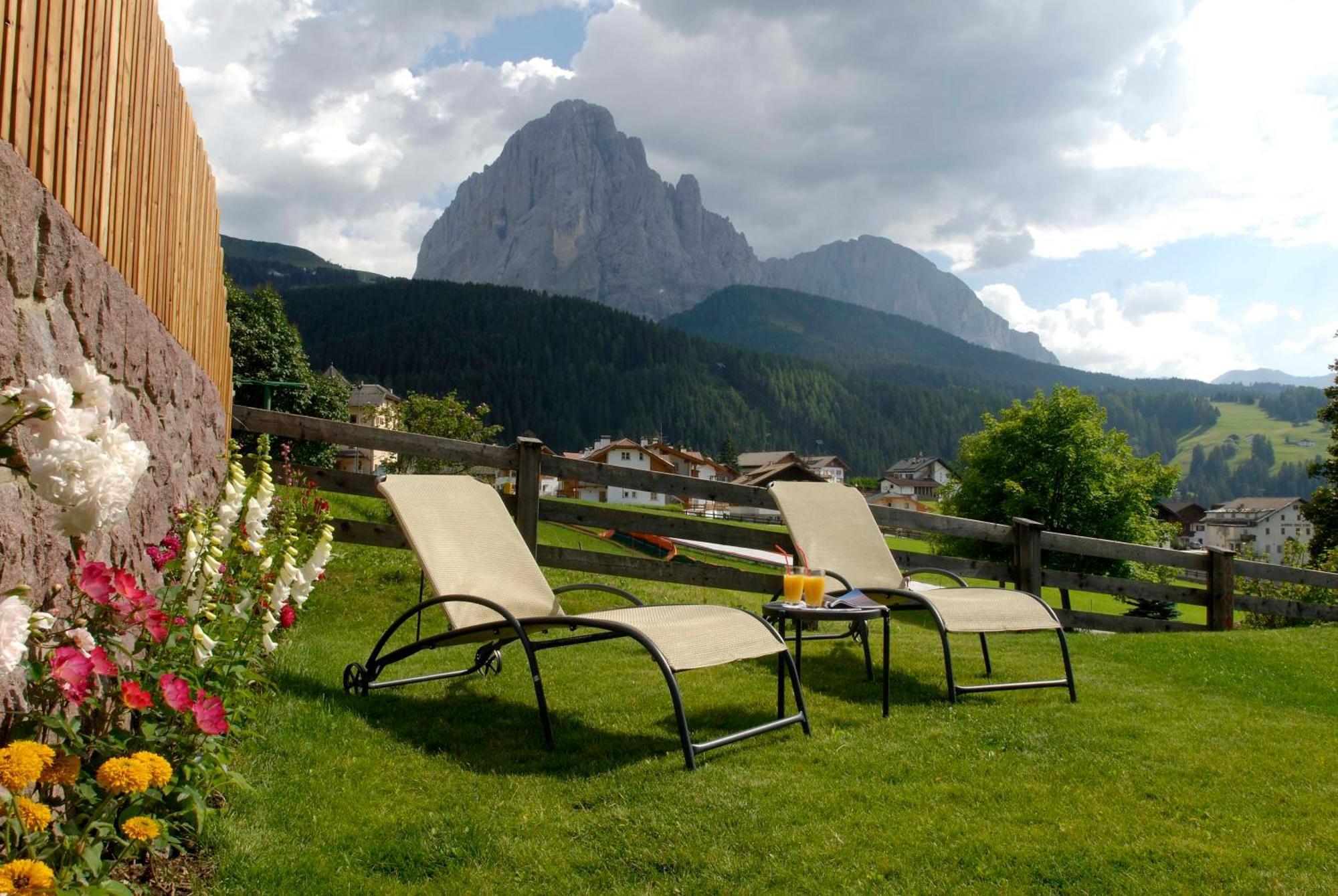 Hotel Pra Tlusel Sëlva di Val Gardena Eksteriør billede