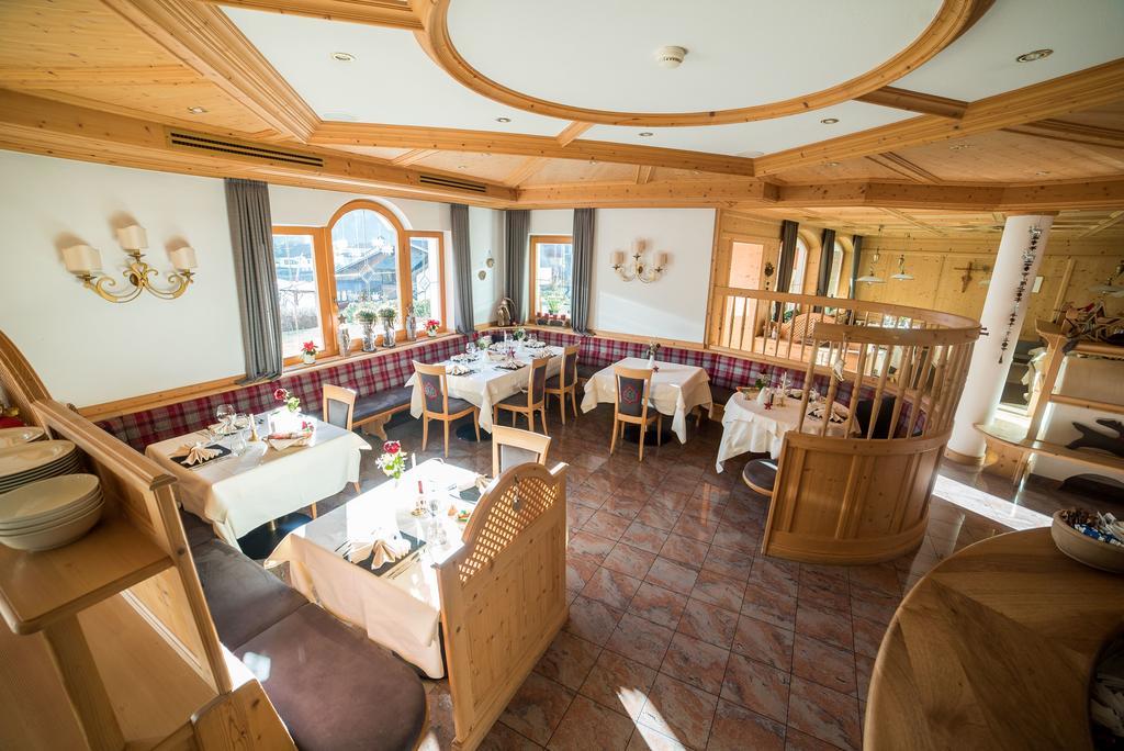 Hotel Pra Tlusel Sëlva di Val Gardena Eksteriør billede